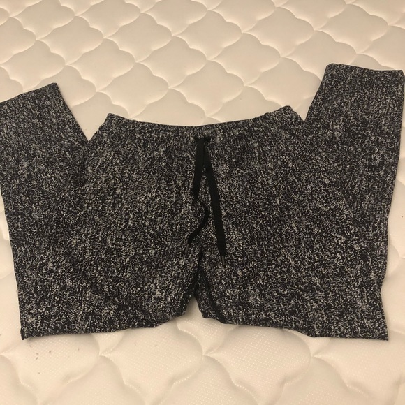 Lululemon drawstring pants - Picture 5 of 5